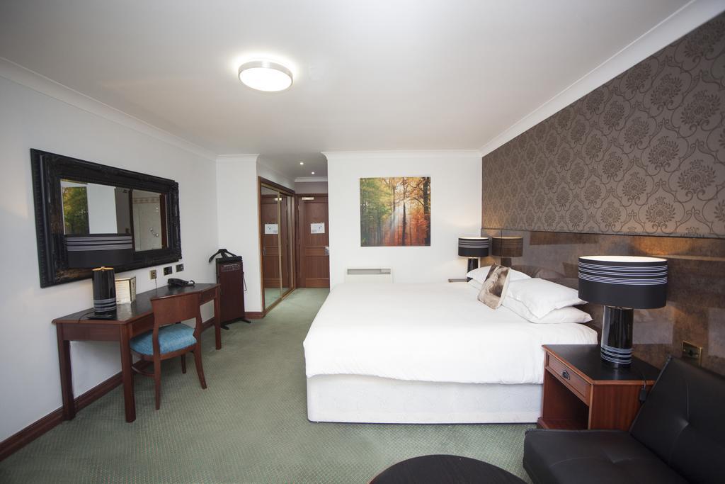 The Victoria Hotel Manchester By Compass Hospitality Oldham Ngoại thất bức ảnh