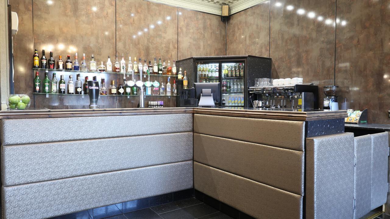 The Victoria Hotel Manchester By Compass Hospitality Oldham Ngoại thất bức ảnh