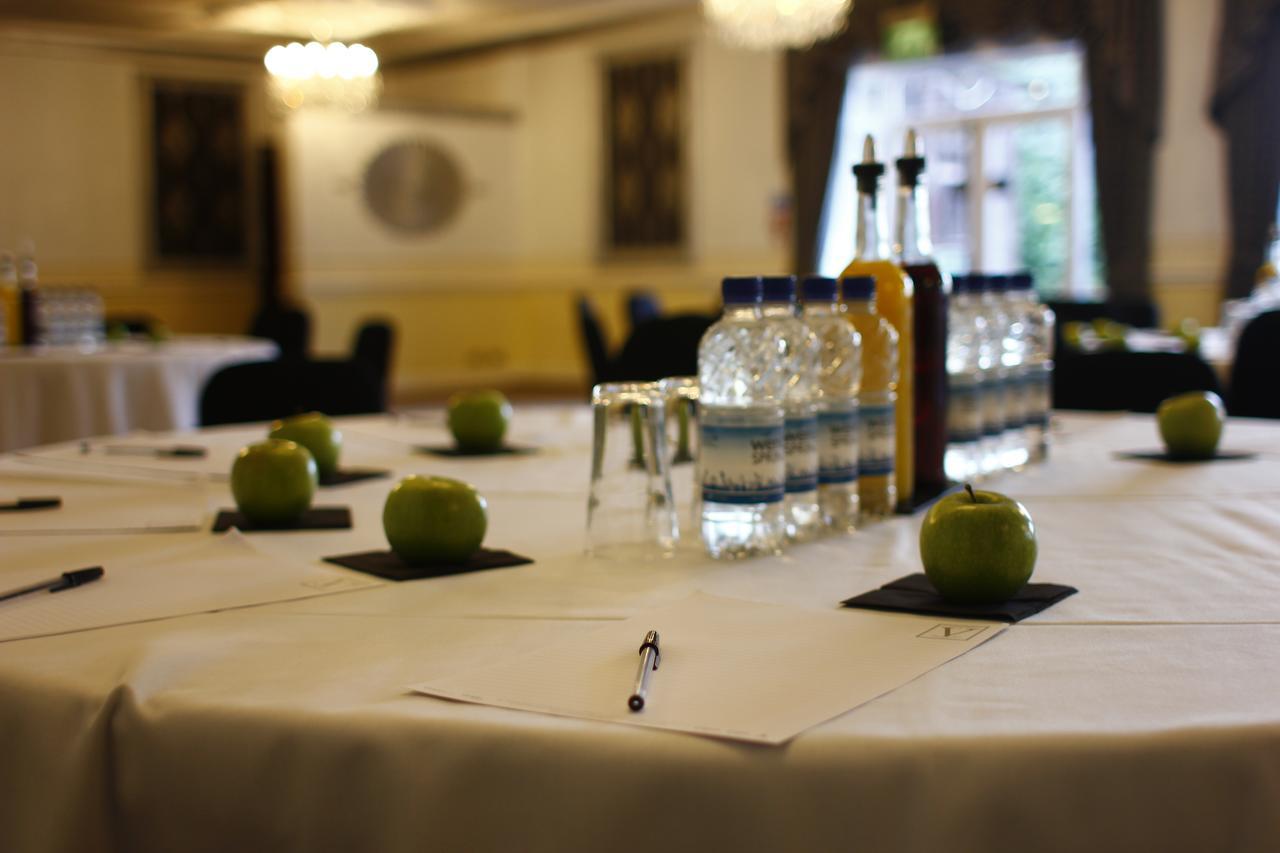 The Victoria Hotel Manchester By Compass Hospitality Oldham Ngoại thất bức ảnh
