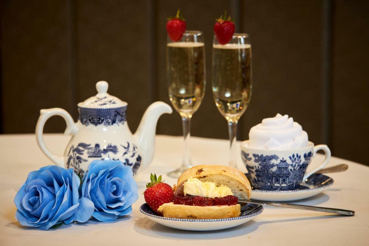 The Victoria Hotel Manchester By Compass Hospitality Oldham Ngoại thất bức ảnh